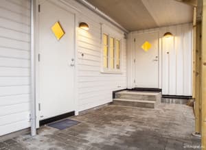 thumbnail: Interior entrance