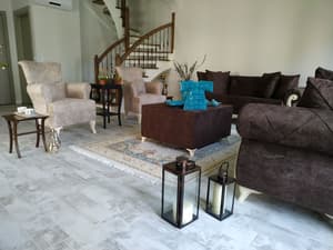 thumbnail: Front of property