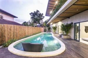 thumbnail: Outdoor pool