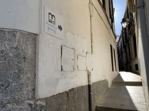 thumbnail: Property entrance