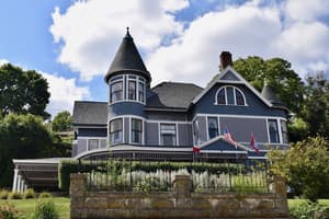 thumbnail: Front of property