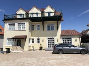 thumbnail: Exterior