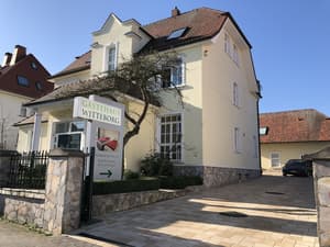 thumbnail: Exterior