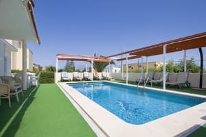 thumbnail: Outdoor pool