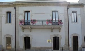 thumbnail: Balcony