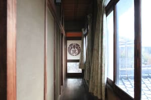 thumbnail: Hallway