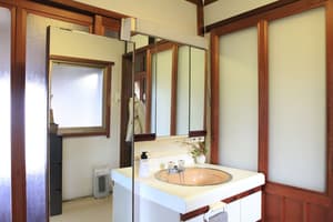 thumbnail: Interior