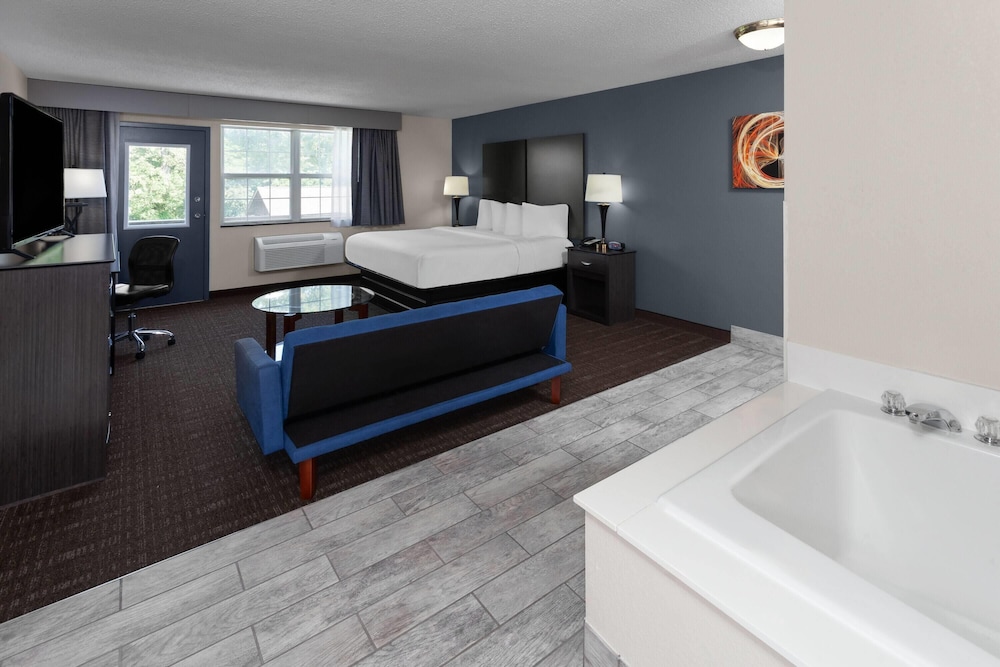 Jetted tub