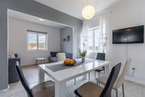 thumbnail: In-room dining