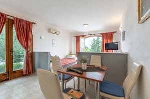 thumbnail: In-room dining