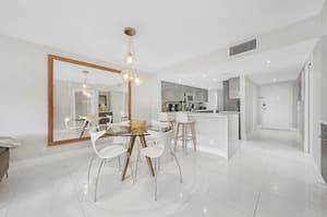 thumbnail: Dining room