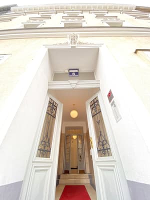 thumbnail: Front of property