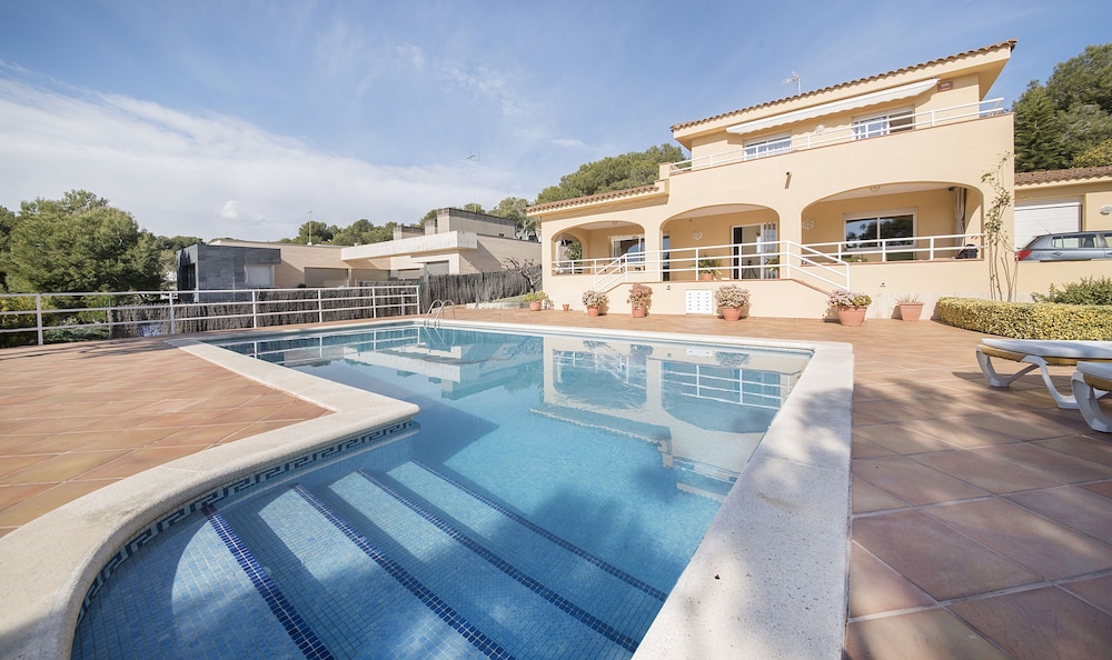 Private pool