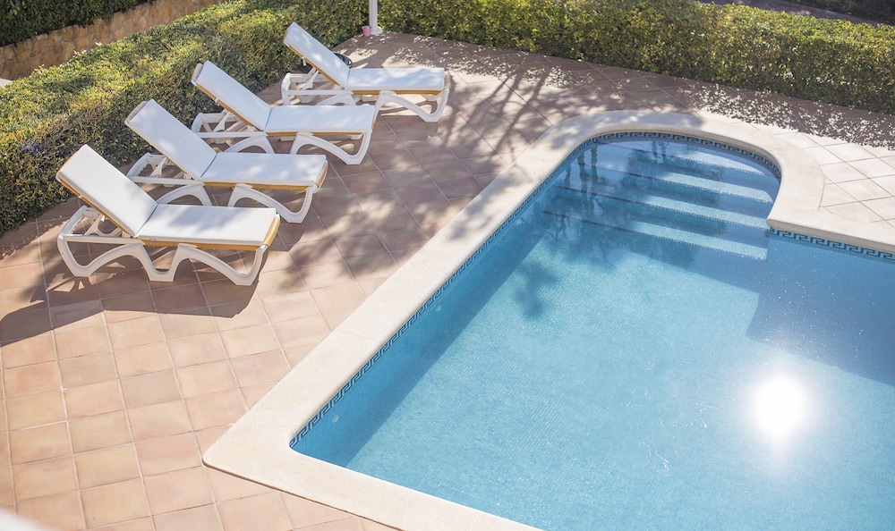 Private pool