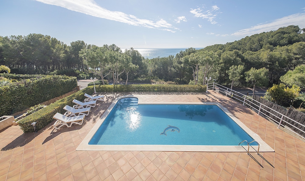 Private pool