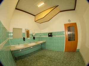 thumbnail: Bathroom amenities