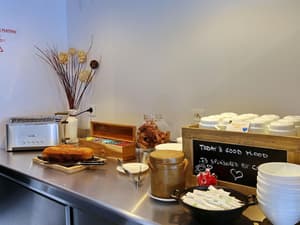 thumbnail: Breakfast area
