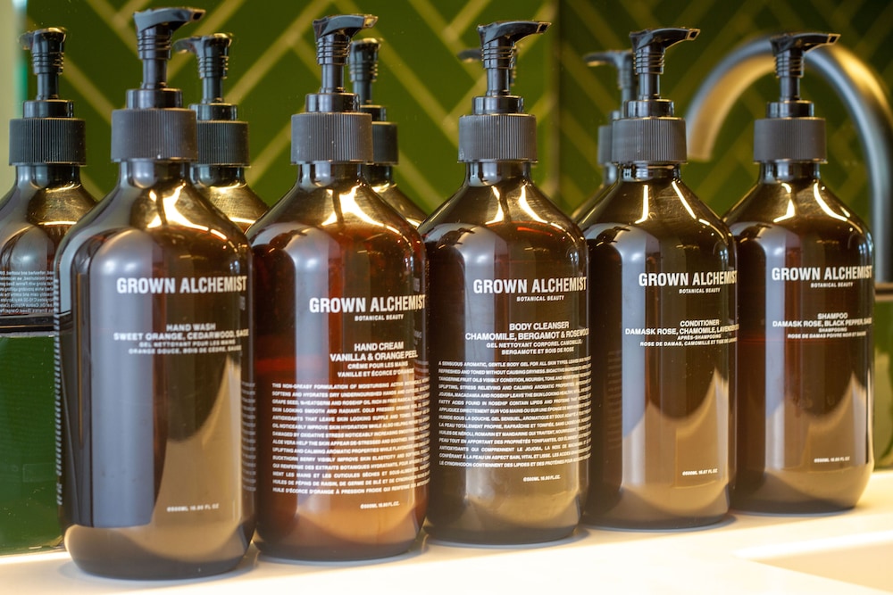 Bathroom amenities