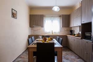 thumbnail: In-room dining