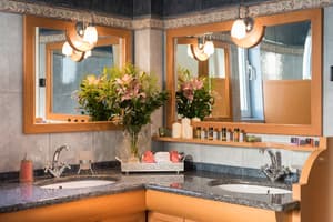 thumbnail: Bathroom sink