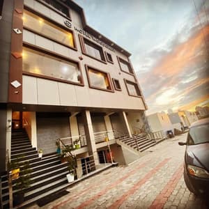 thumbnail: Exterior