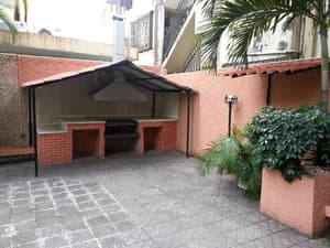 thumbnail: Exterior detail