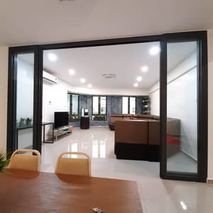 thumbnail: In-room dining