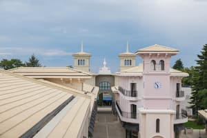 thumbnail: Exterior detail