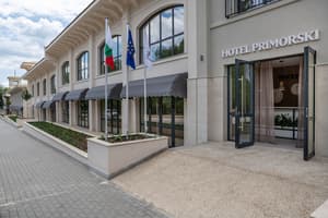 thumbnail: Property entrance