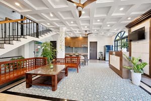 thumbnail: Interior entrance
