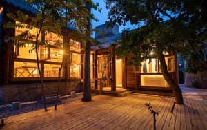thumbnail: Courtyard