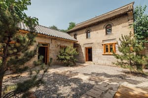 thumbnail: Courtyard