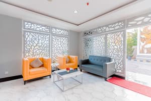 thumbnail: Lobby sitting area