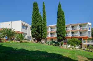 thumbnail: Exterior
