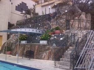 thumbnail: Exterior