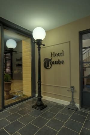 thumbnail: Interior entrance