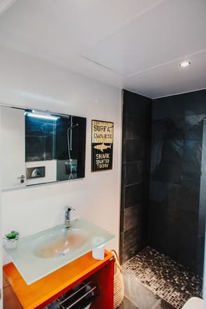 thumbnail: Interior detail