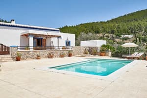 thumbnail: Outdoor pool