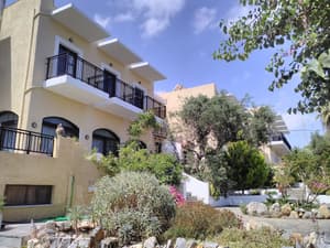thumbnail: Front of property