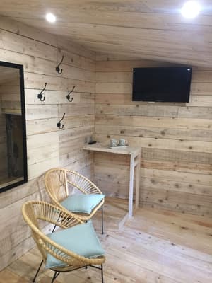 thumbnail: Room amenity