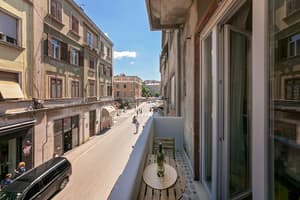 thumbnail: Balcony view