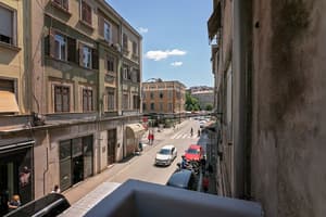 thumbnail: Balcony view