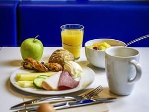 thumbnail: Breakfast area