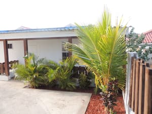 thumbnail: Front of property