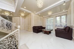thumbnail: Lobby sitting area