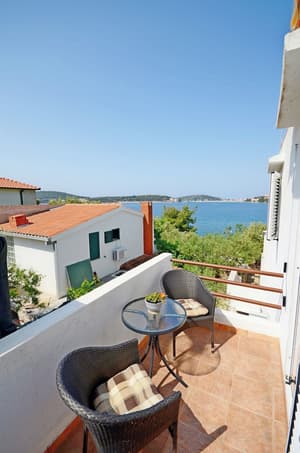 thumbnail: Balcony