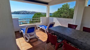 thumbnail: Outdoor dining
