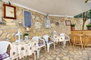 thumbnail: Terrace/patio