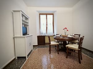 thumbnail: In-room dining