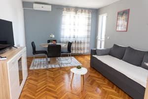 thumbnail: Living room
